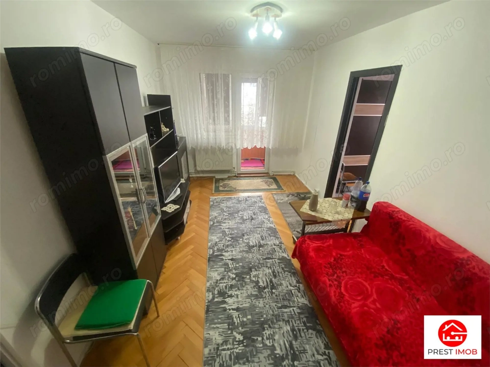Apartament cu doua camere de vanzare in Dambu