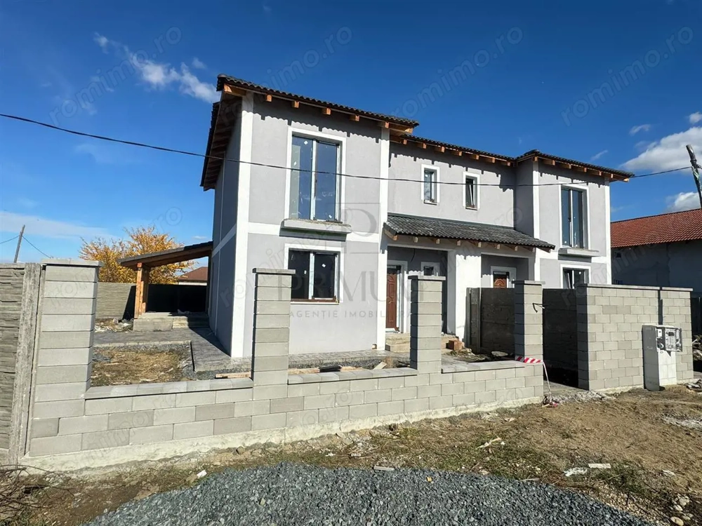 Duplex 4 camere - personalizare interioara - bucatarie inchisa - dormitor la parter