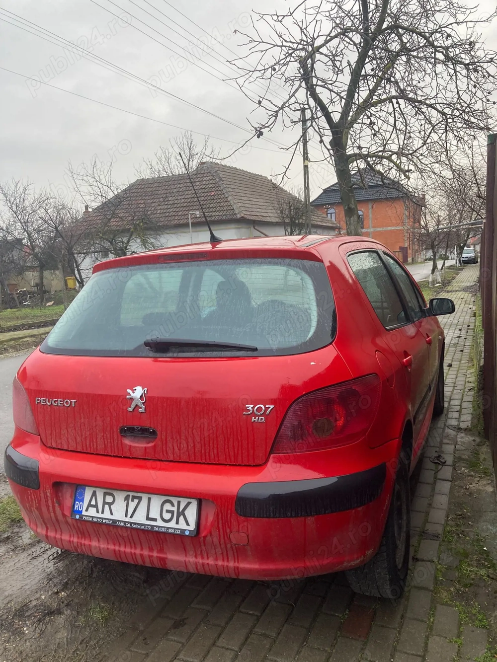 Vând mașina Peugeot