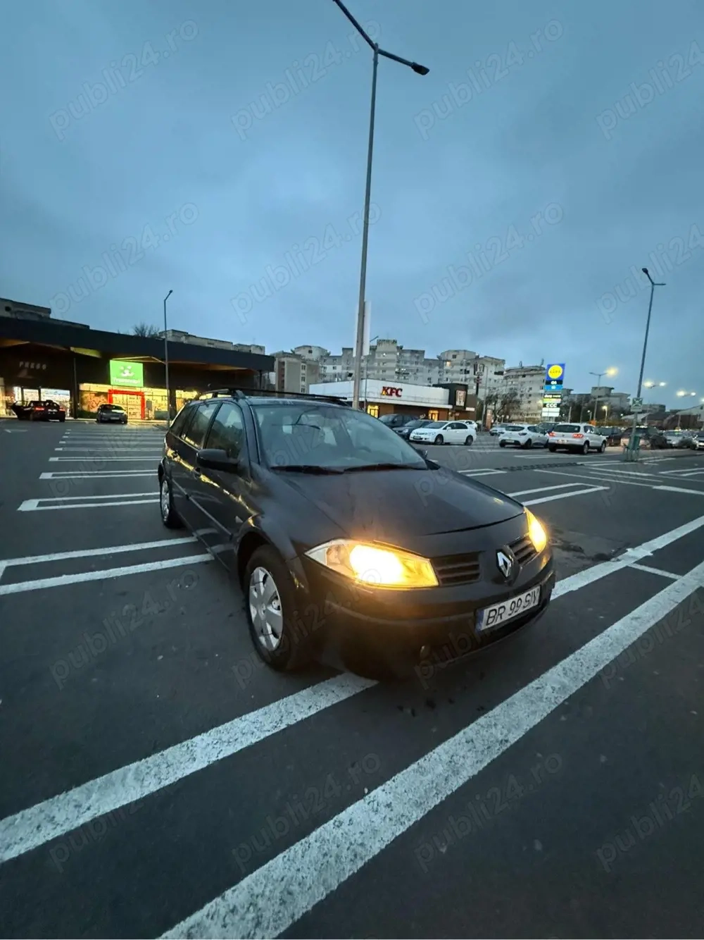 Vând Renault Megane 2 1.6 benzina + GPL. Pret negociabil