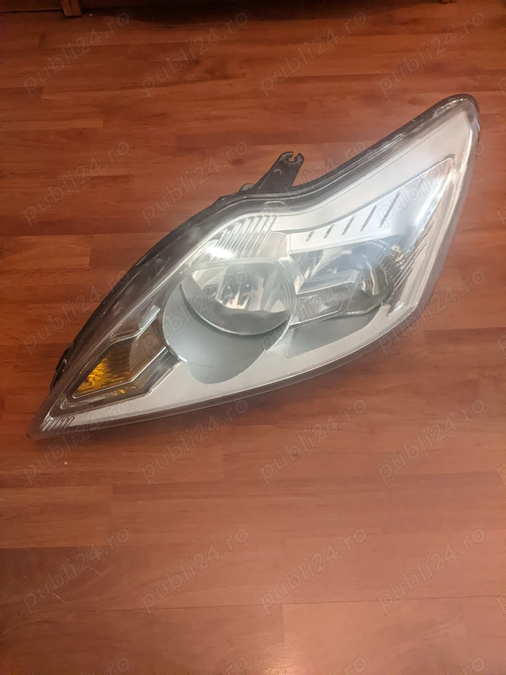 Faruri originale cu interior cromat Ford Focus 2 facelift(2008 - 2013)