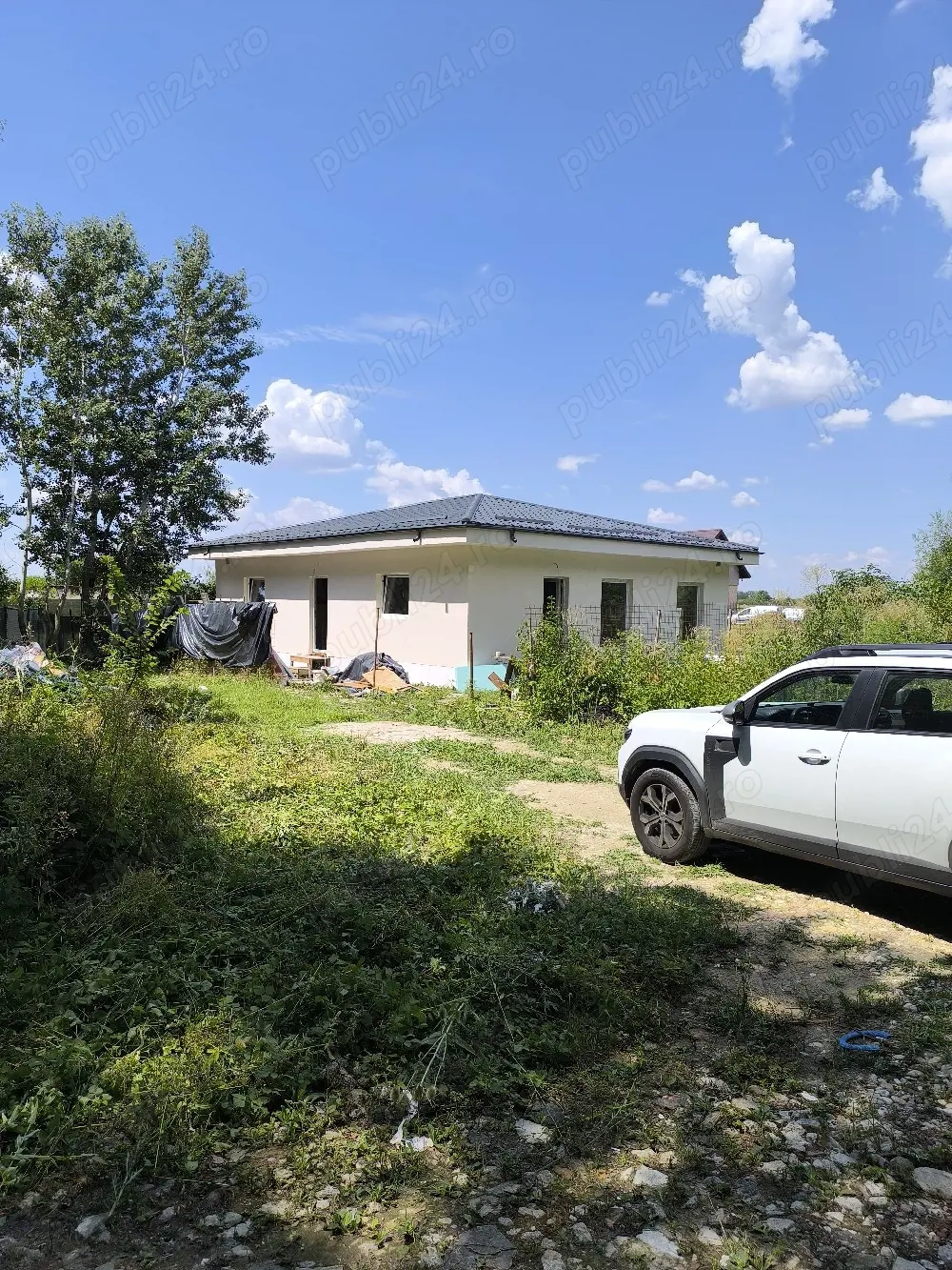 Casa de vanzare langa padure.  