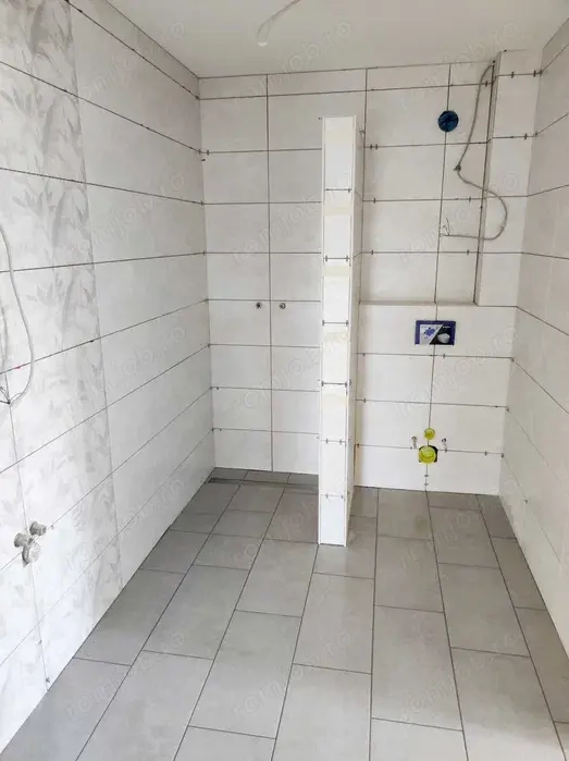 Profesionist amenajări interioare   specialist pardoseli