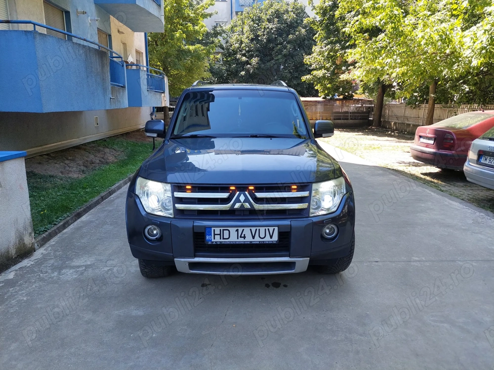 Mitsubishi Pajero 2007  motor 3.2 170cp autoutilitara cu 4 locuri 