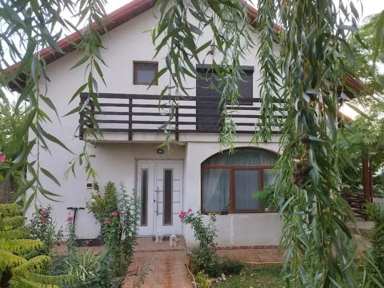 Casă P+M de vânzare în Șendreni – 162 mp, teren 700 mp,  partial mobilată