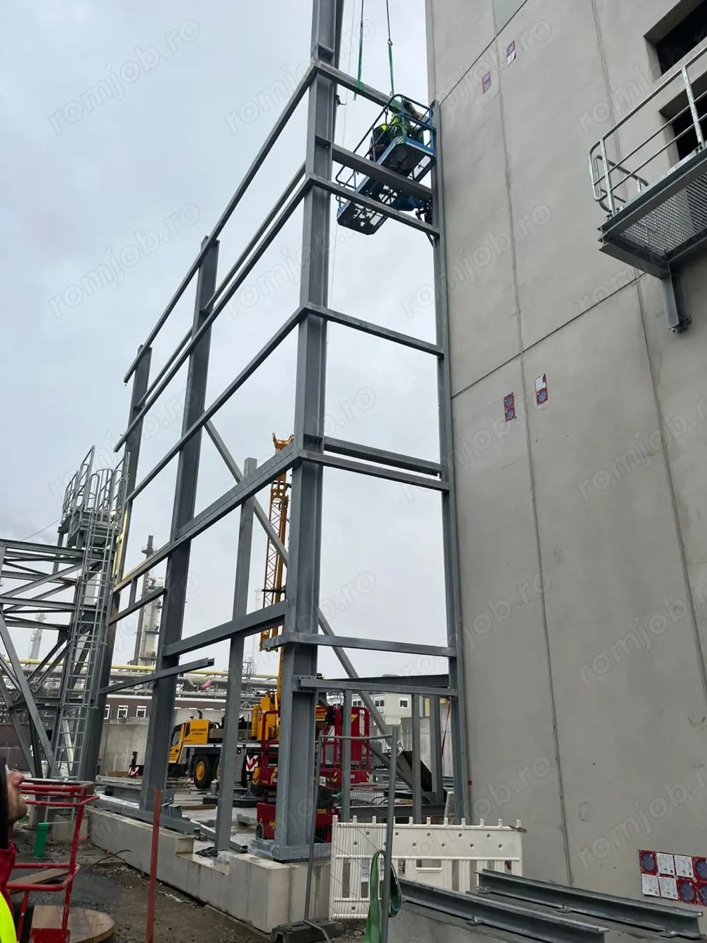 caut colaborare cu firme de constructii montaj 