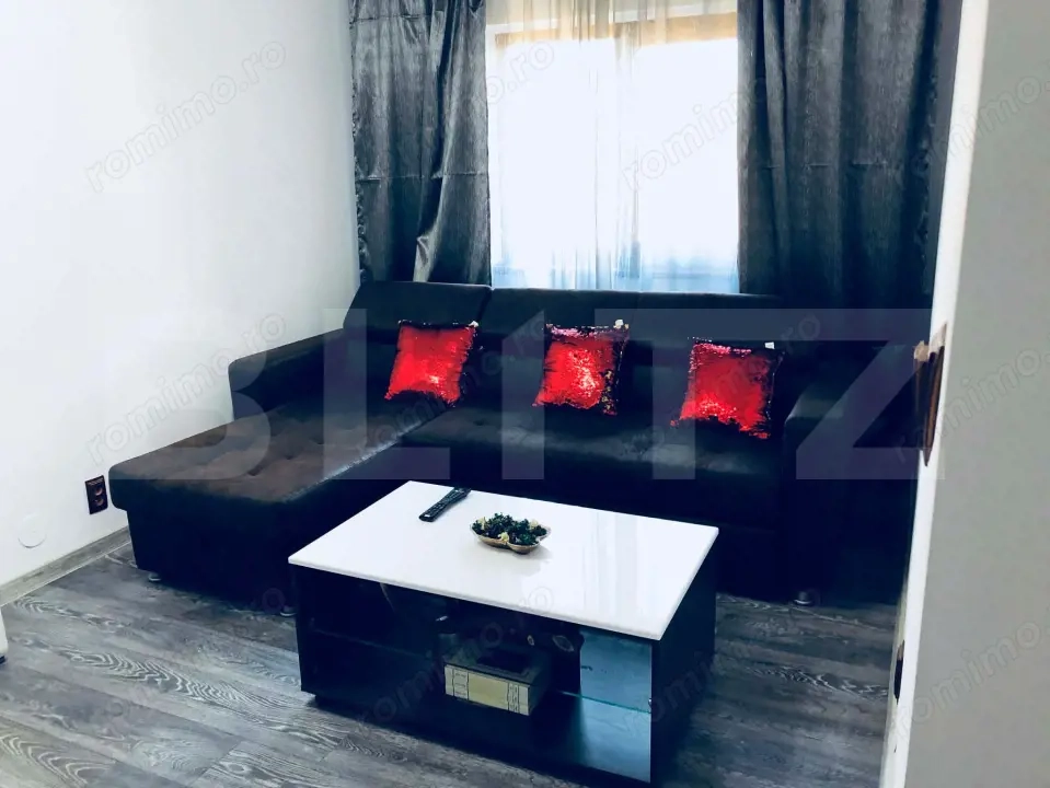 Apartament 3 camere, 68 mp, Rovine, zona Damarin
