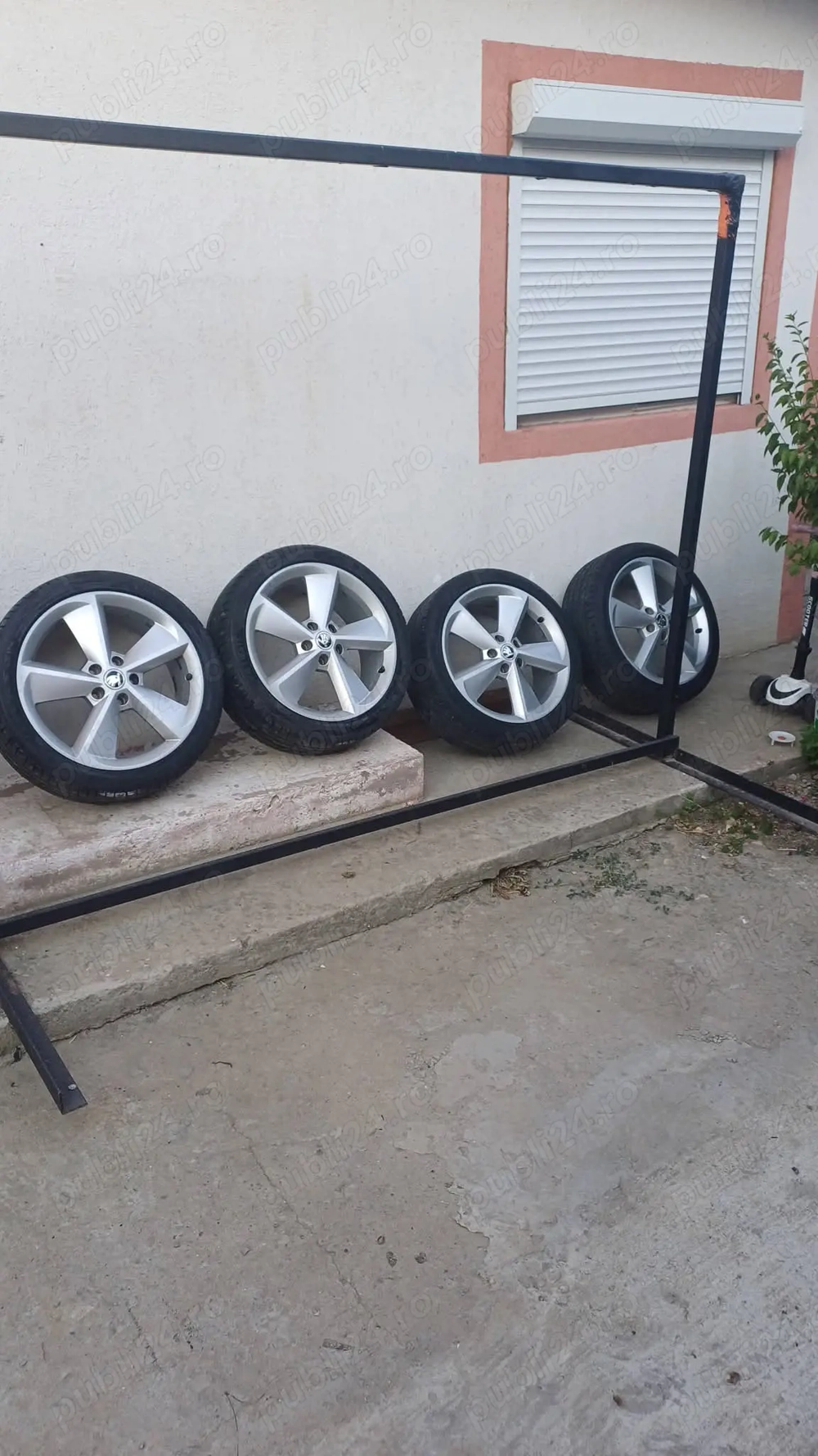 De vânzare jenți pe 18  de vară 