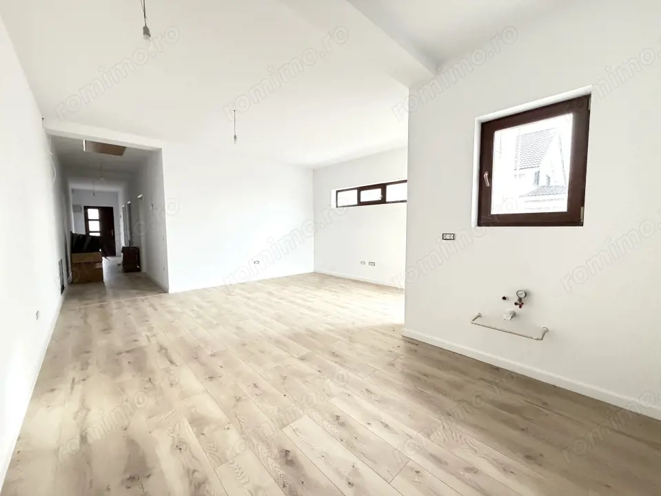 Duplex modern cu 3 camere, 70 mp utili, 250 mp teren - Sanandrei
