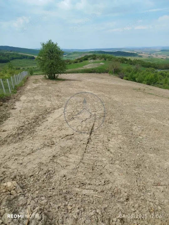  Vânzare teren intravilan – Comuna Dumitra