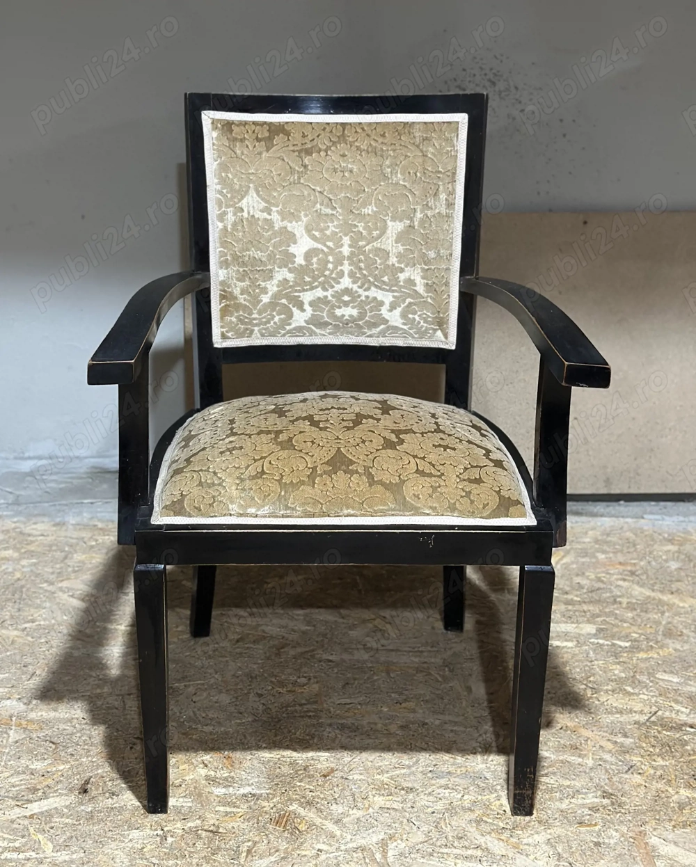 Jilt Vintage din lemn masiv Stil ArtDeco; Scaun cu manere tapitat