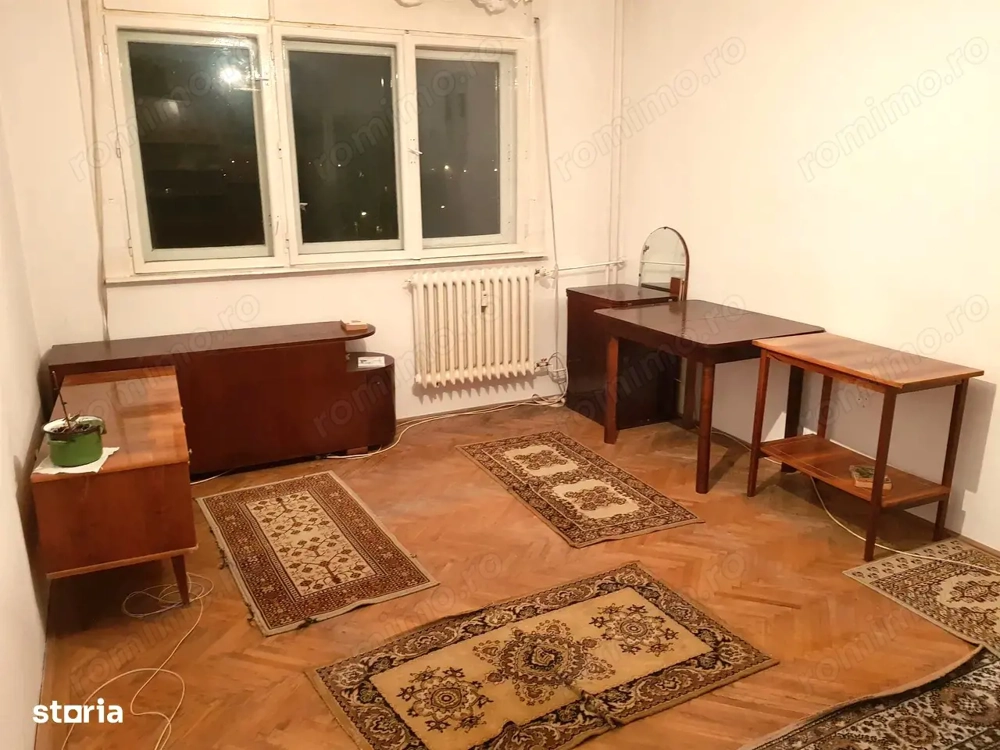 3 cam decomandat  etaj intermediar zona Complex Studentesc Sala Olimpia