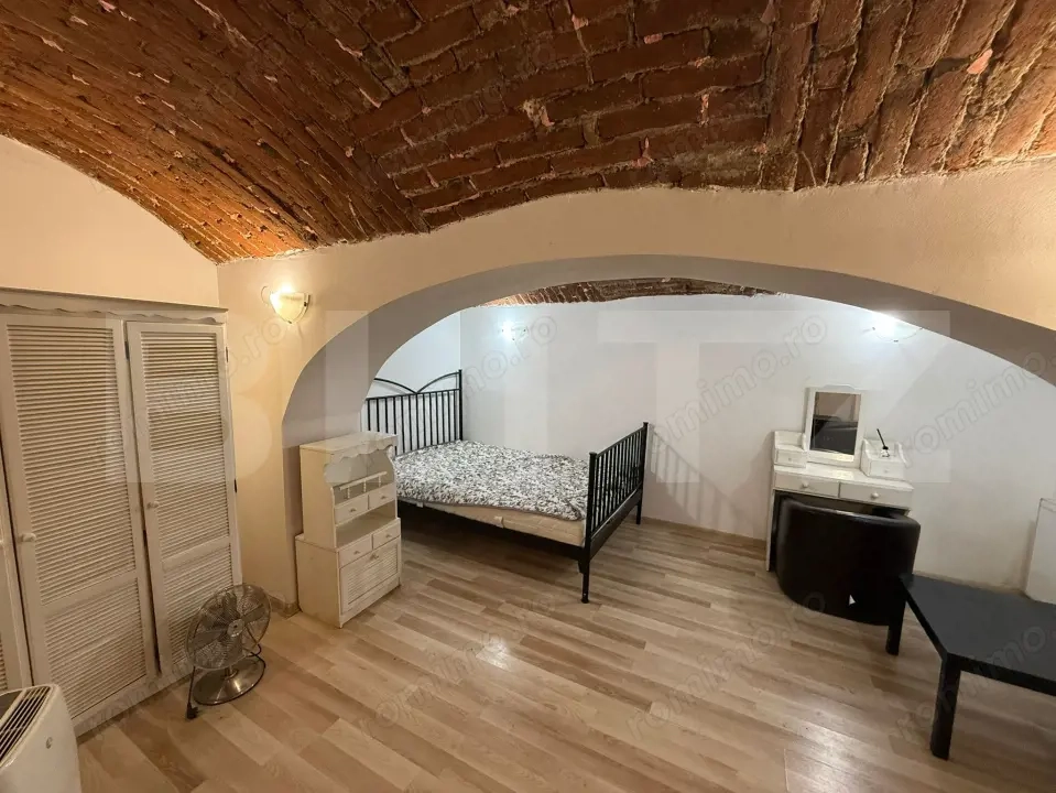 Apartament 2 camere, curte, ultracentral, 42MP