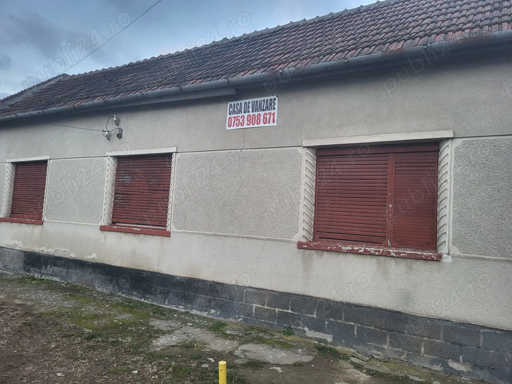 Casa de vanzare 4 camere - Chizatau