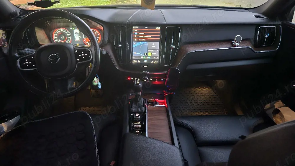 vind volvo xc6o din 2018cu motor 2l de 190cai cutie automată sau schimb 18 500 