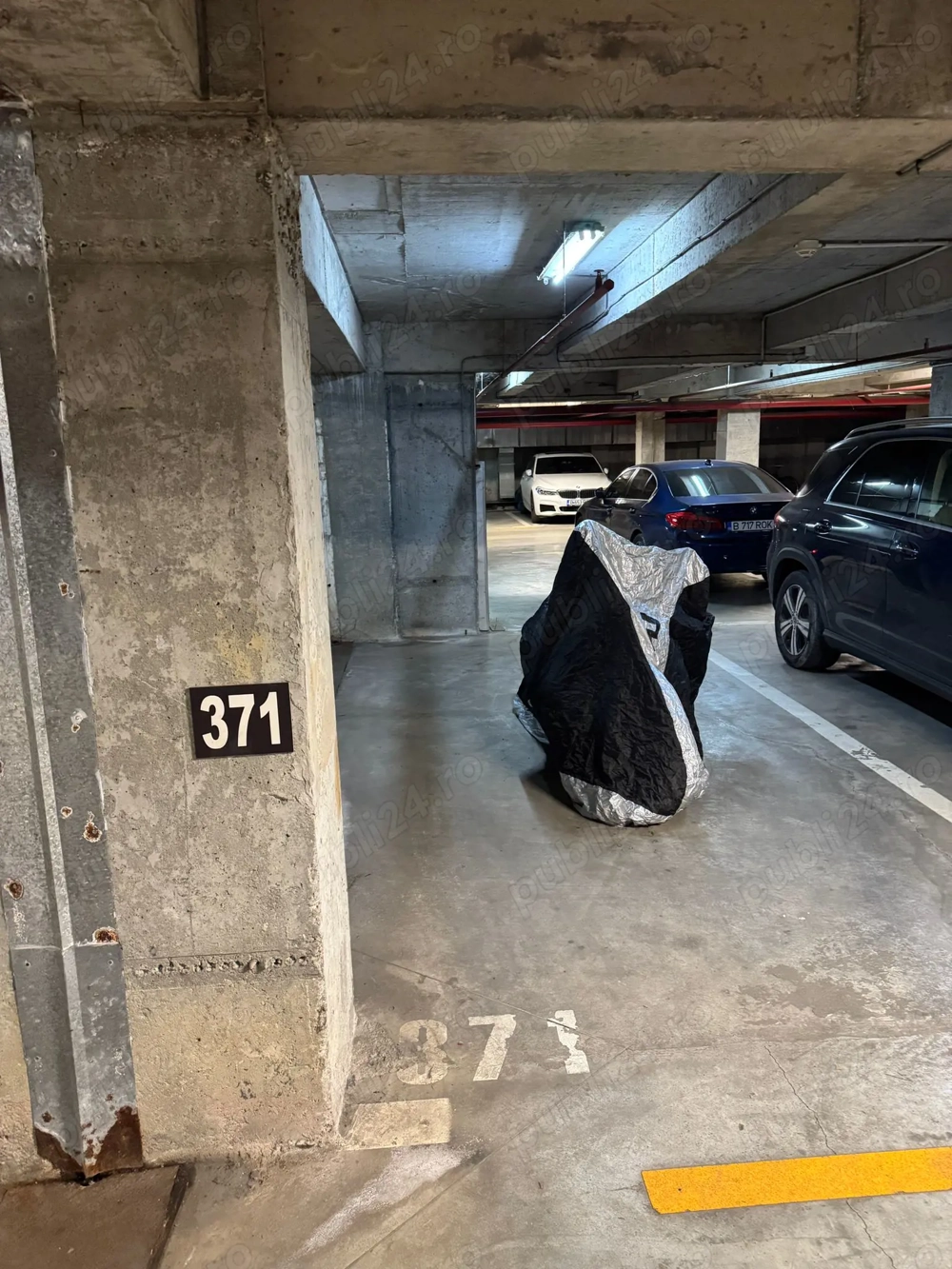 Vand loc de parcare cu statie masini electrice in Central Residential Park, zona Stefan Cel Mare