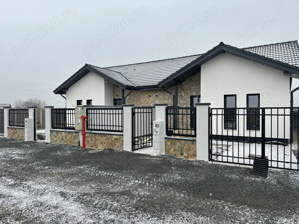 Vând 1 2 duplex Mosnita Noua