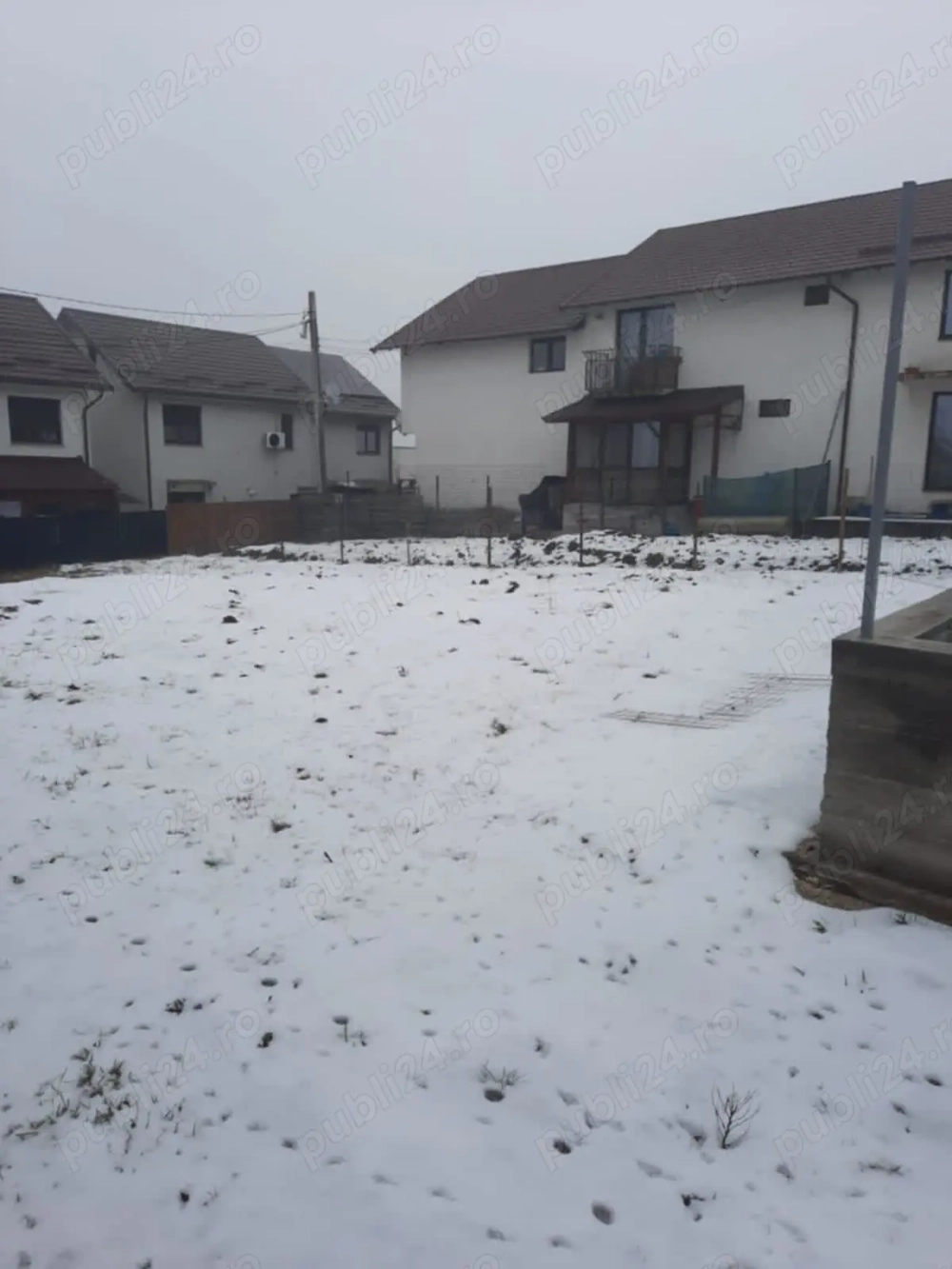 Vând teren intravilan - 2 loturi, Comuna Mosoaia, sat Smeura   Aleea Rozelor (Zona Pinilor), Argeș
