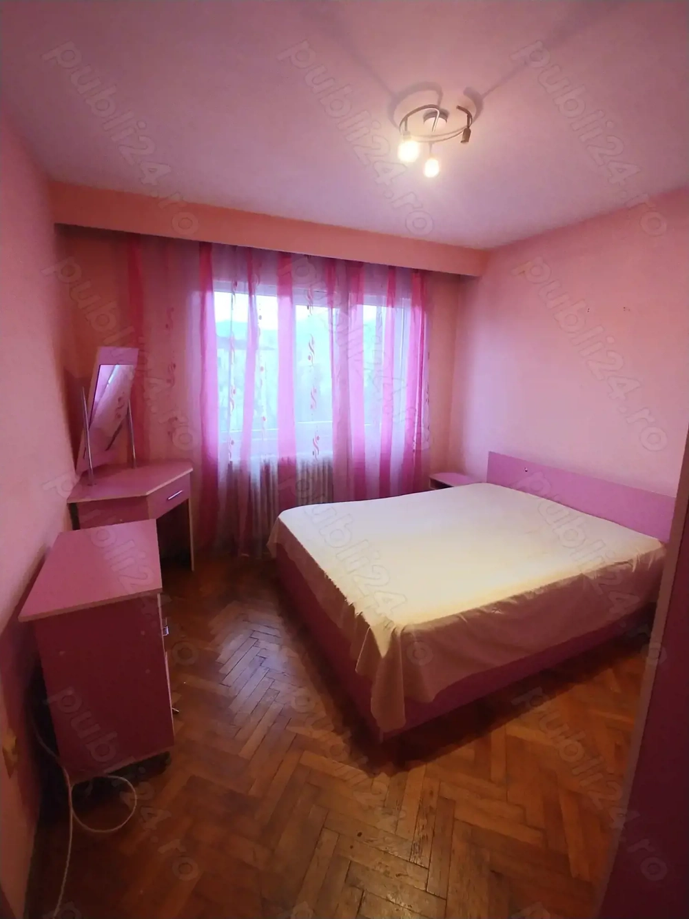 Proprietar, inchiriez apartament cu 2 camere decomandat in Deva, suprafata 55m2