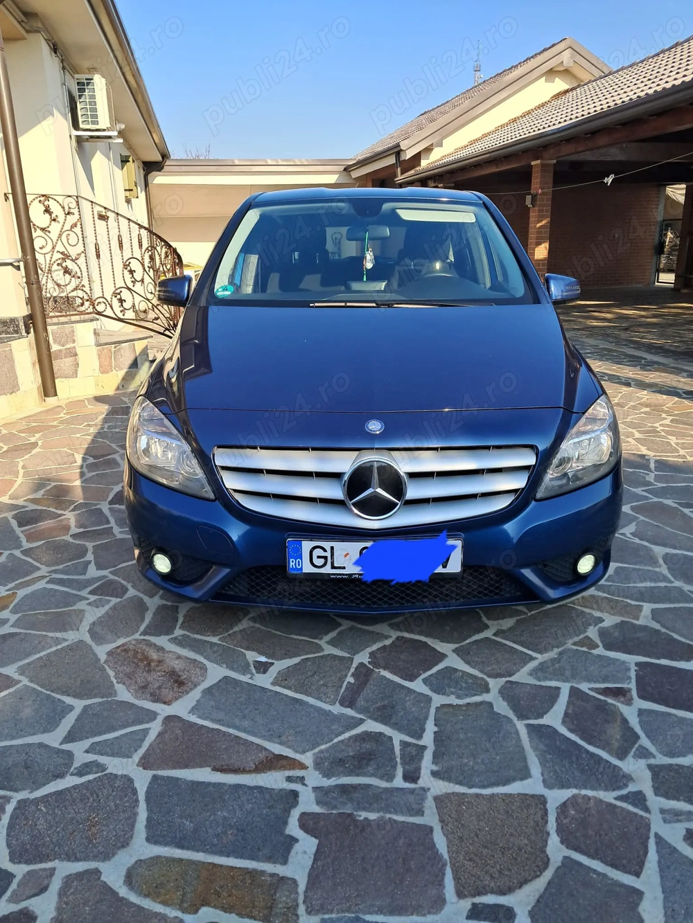 Vand mercedes b180 perfect din toate punctele de vedere 