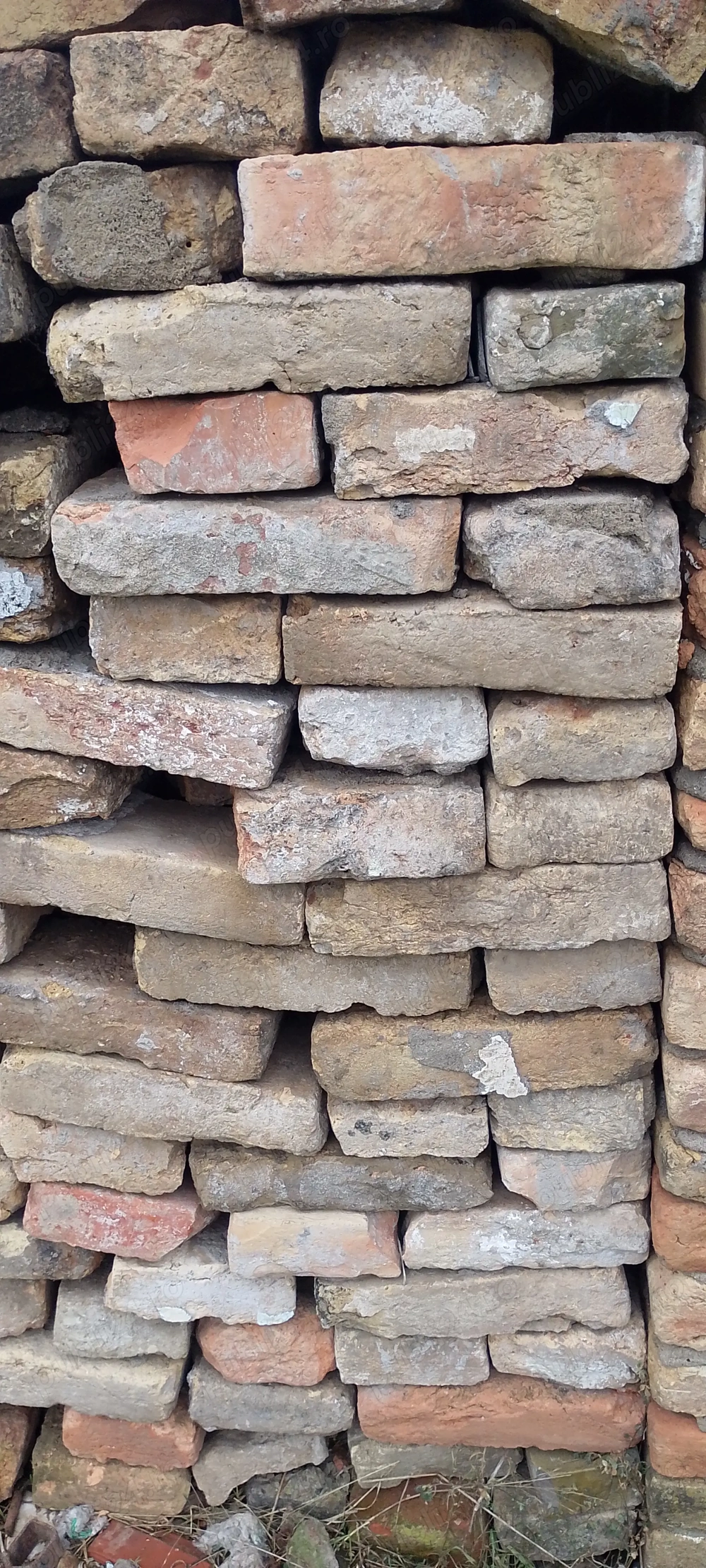 Vând cărămidă din demolări 