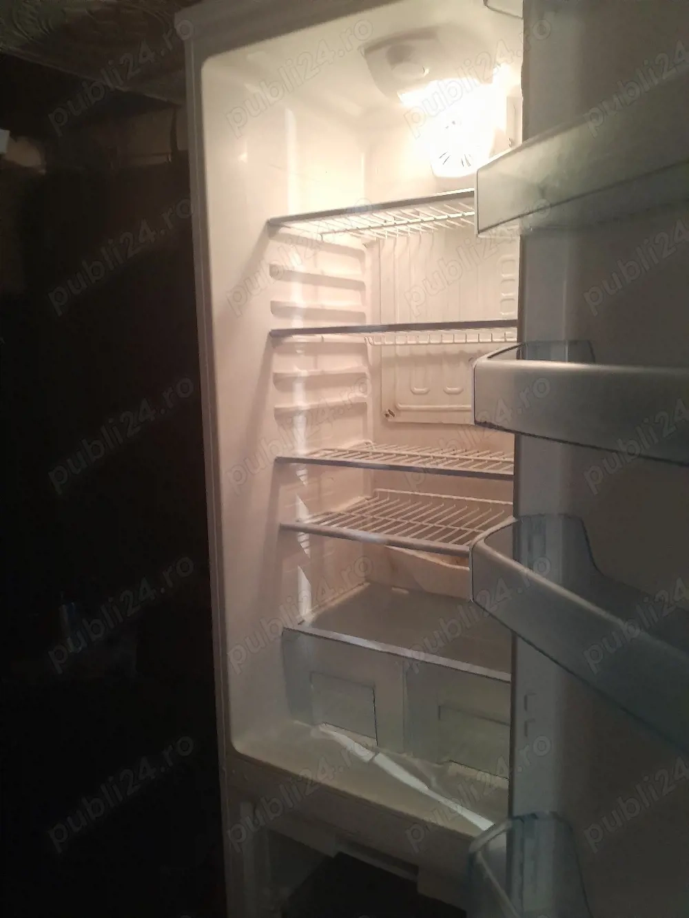 frigider merge foarte bine