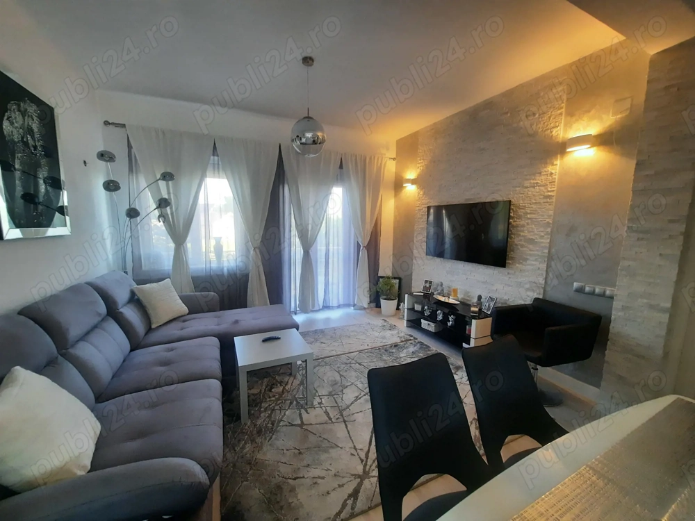 Direct proprietar - apartament cu gradina proprie, parcare privata si acces dublu in zona Dealuri