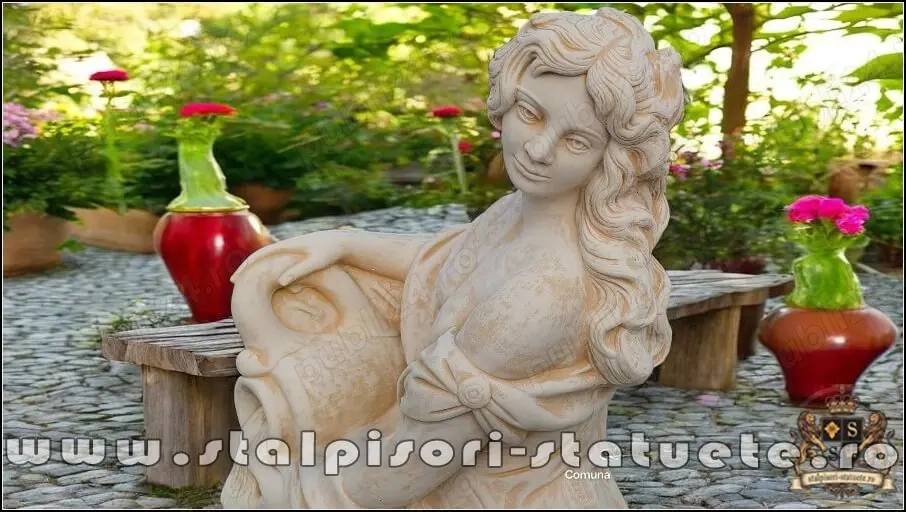 Statuetă domnița cu ulcea, galben patinat, model S16.