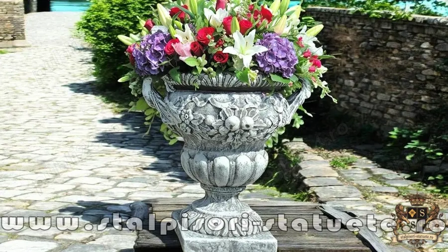 Vază ornament mare cu picior, gri patinat, model V6.