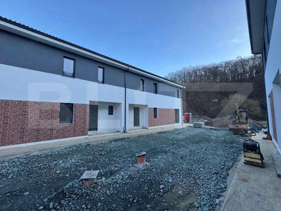 Casa tip duplex, 4 camere, 118 mp utili, 200 mp de teren, zona Tauti