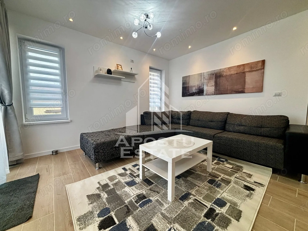 Apartament cu 3 camere,loc de parcare, prima inchiriere, Dumbravita