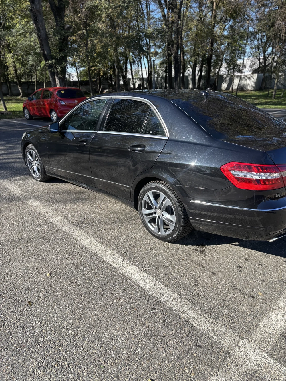 Vând Mercedes E class 