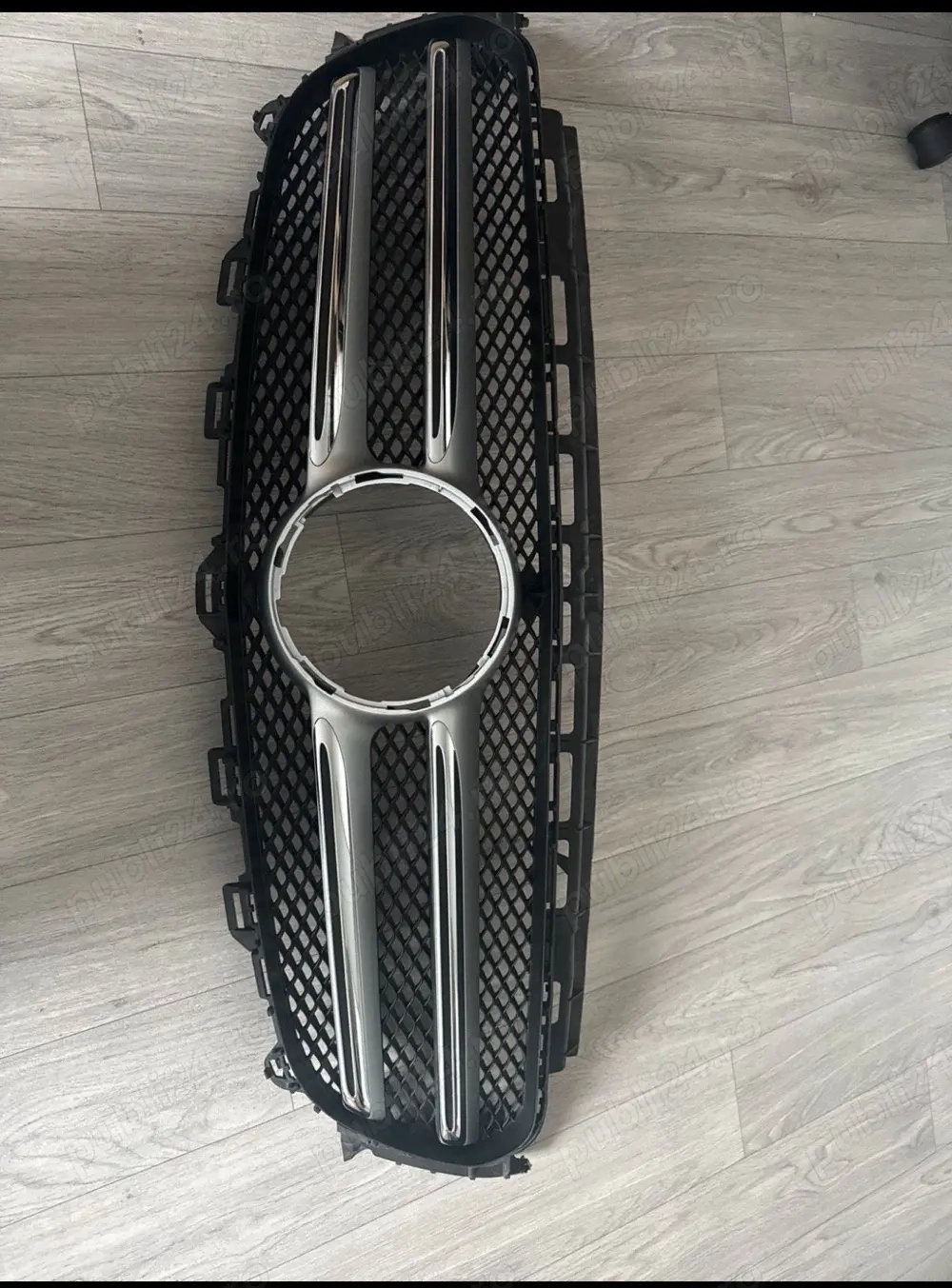 grila fata Mercedes Benz E 