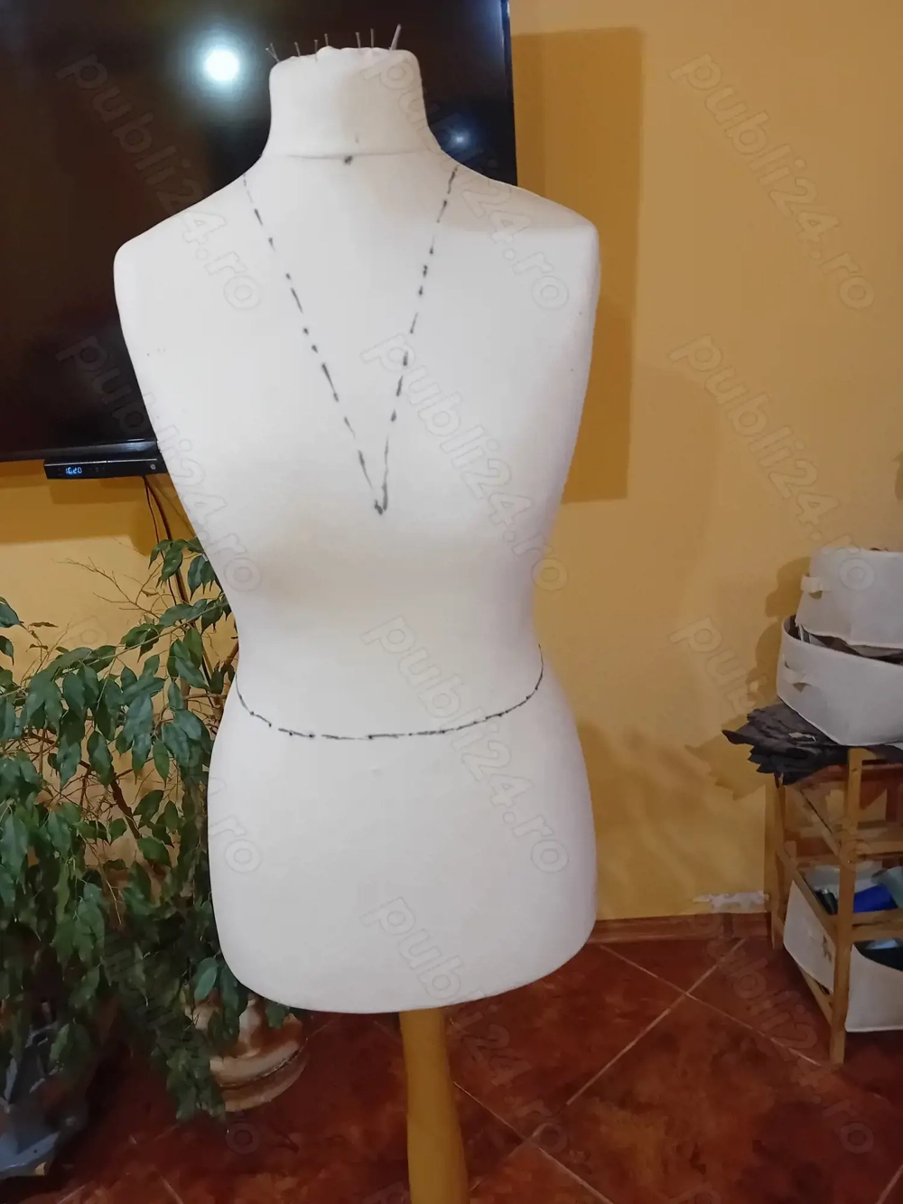 Manechin dama din poliester