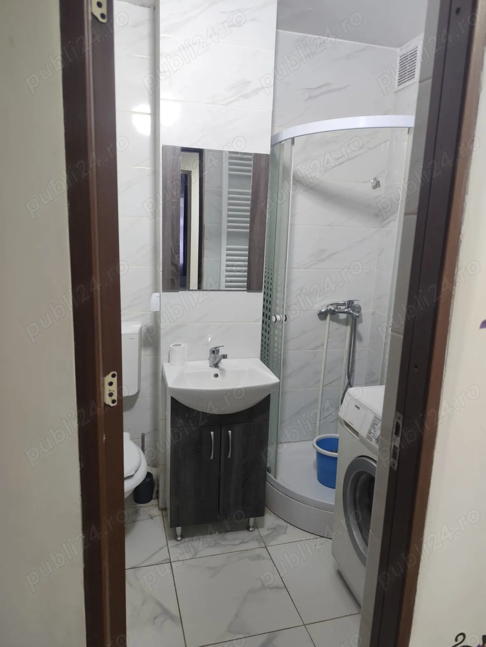 Vând apartament cu două camere 