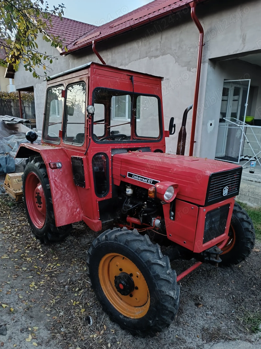 Tractor Universal 445