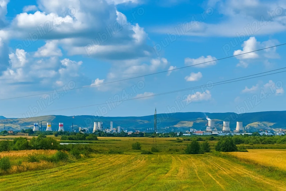 Teren intravilan de vânzare în suprafață de 1928 mp.