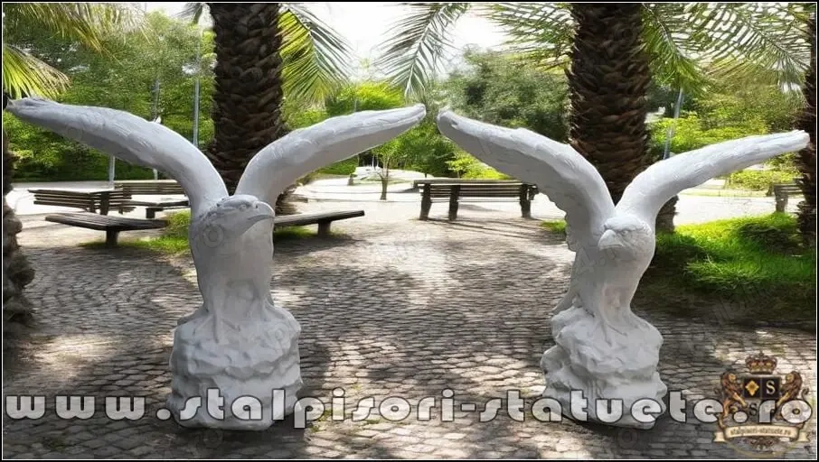 Statuetă vultur pe stâncă, șoim, alb marmorat, model S35.