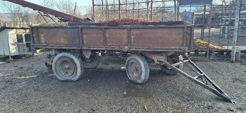 vand tractor u650 cu tot cu utilaje