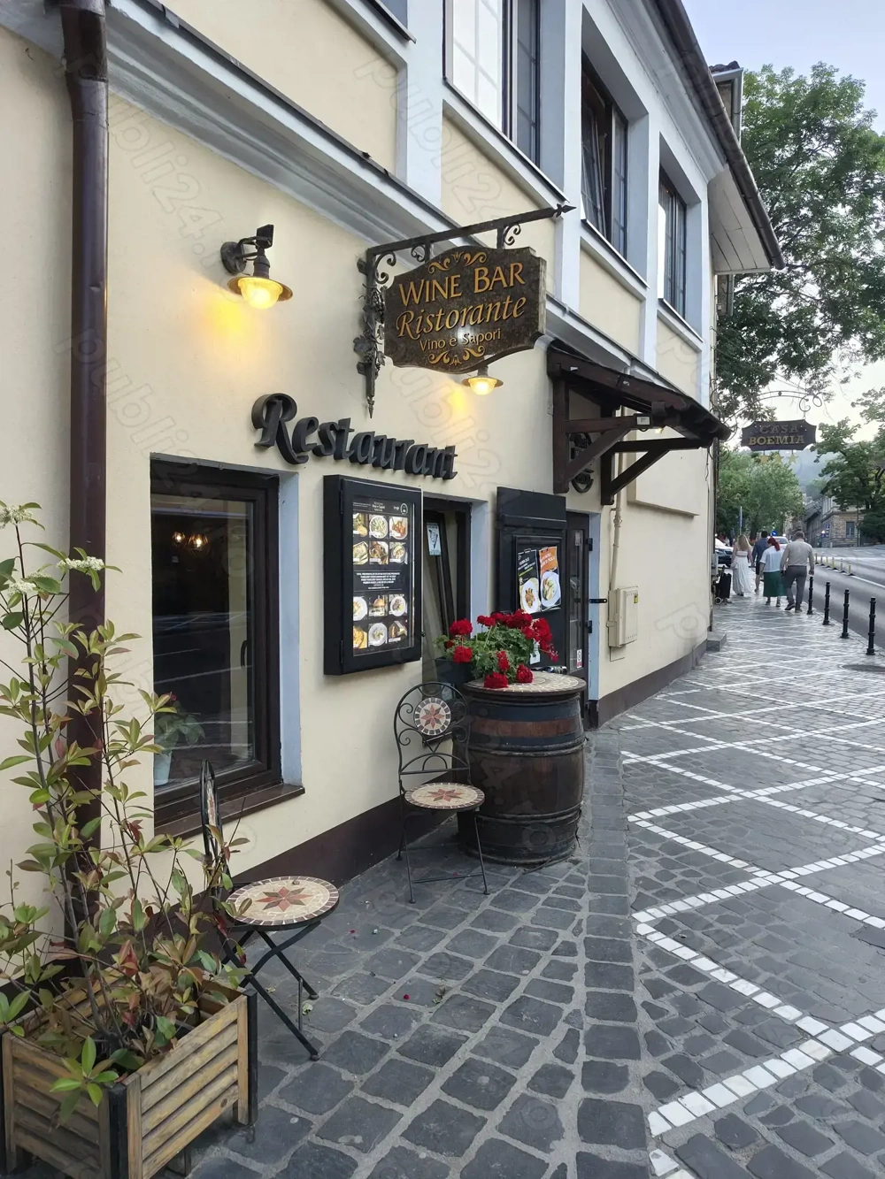 Angajăm Ospatarita Ospatar Restaurant Centrul Brașovului 