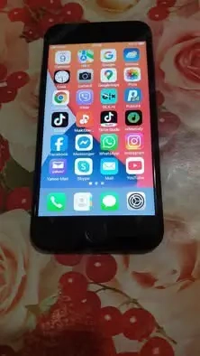 Vand tel uphone 7 liber de retea 4G 