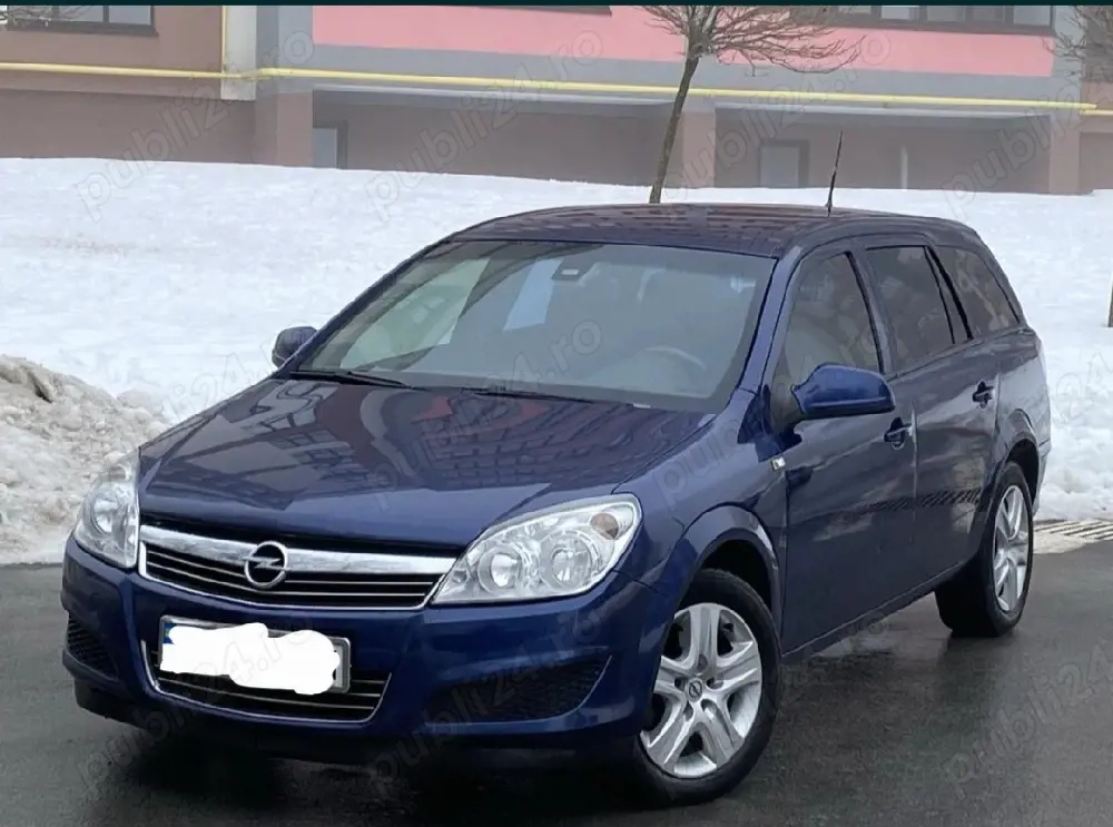 Dezmembrez Opel Astra H