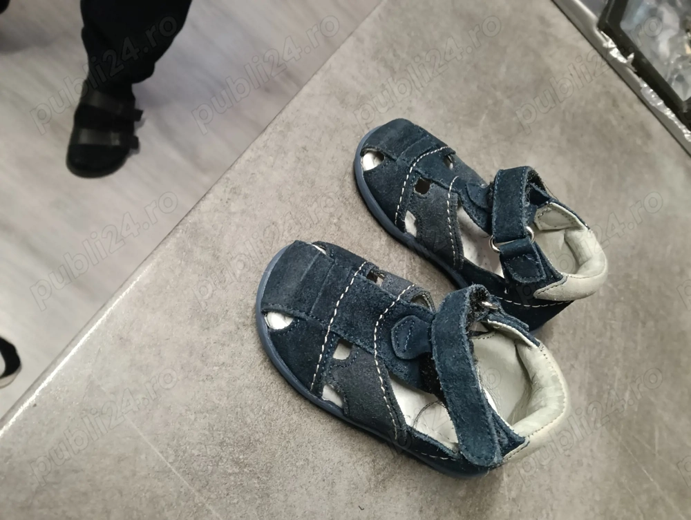 Sandale nr 19