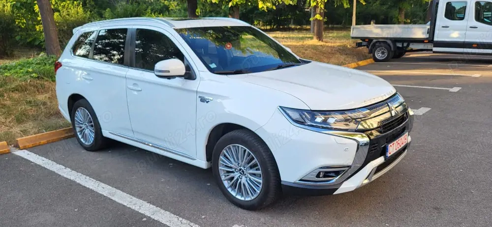Mitsubishi Outlander PHEV 4x4  Instyle + full An 2019 Km 230.000 