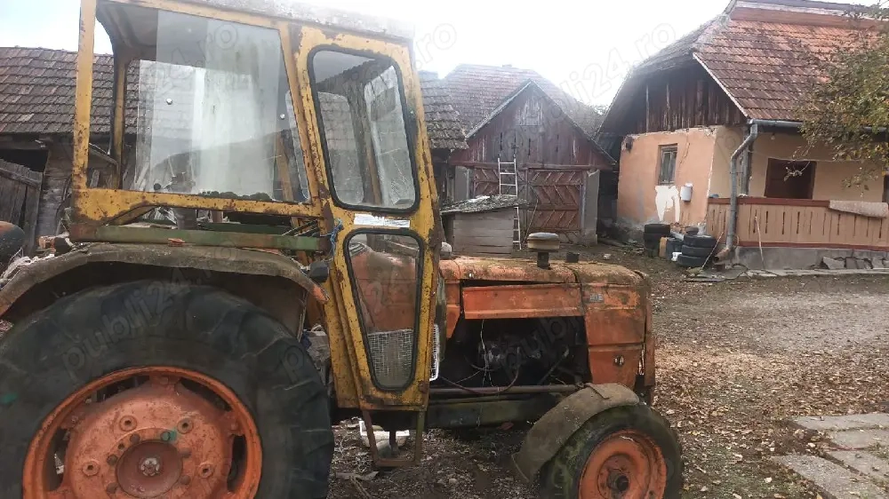 Vand sau dezmembrez fiat 615