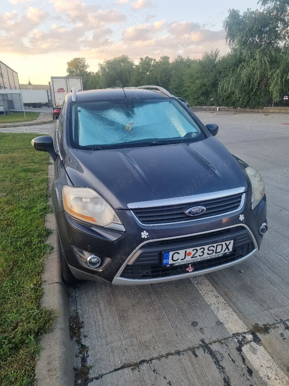 vând Ford kuga 