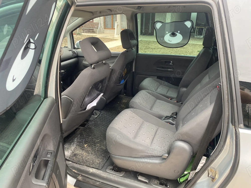 Sharan caut proprietar