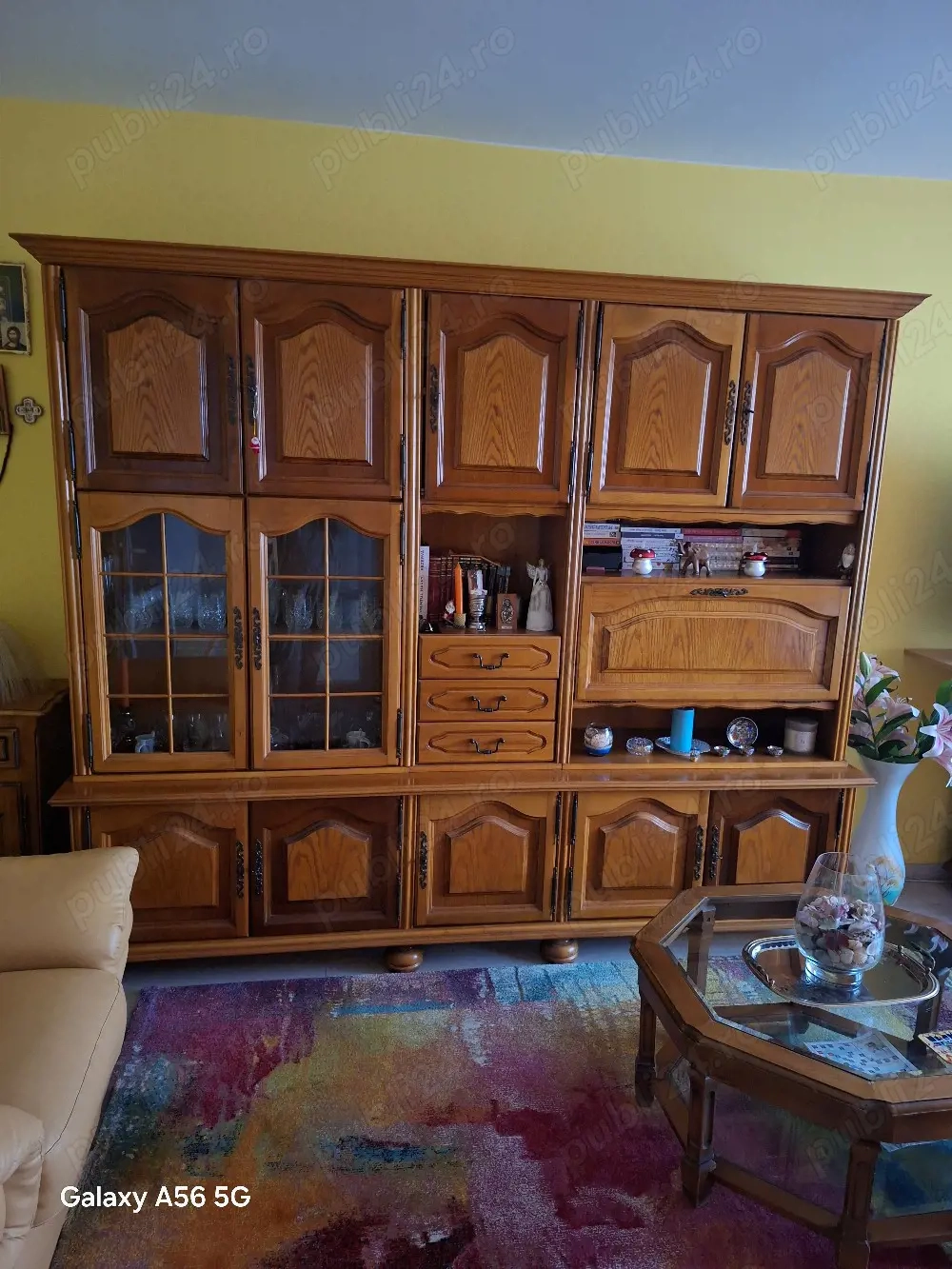 Vând bibliotecă lemn masiv 