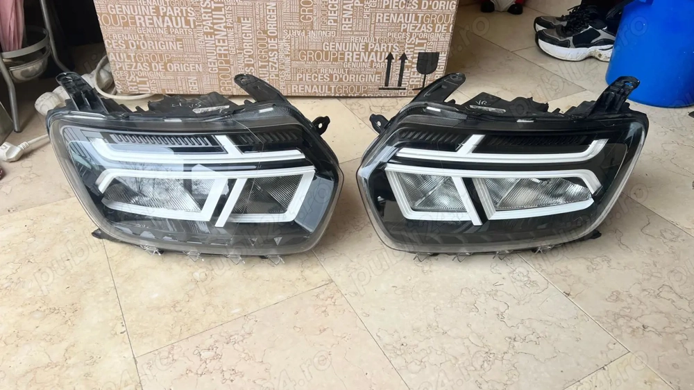 Faruri originale Dacia Duster 