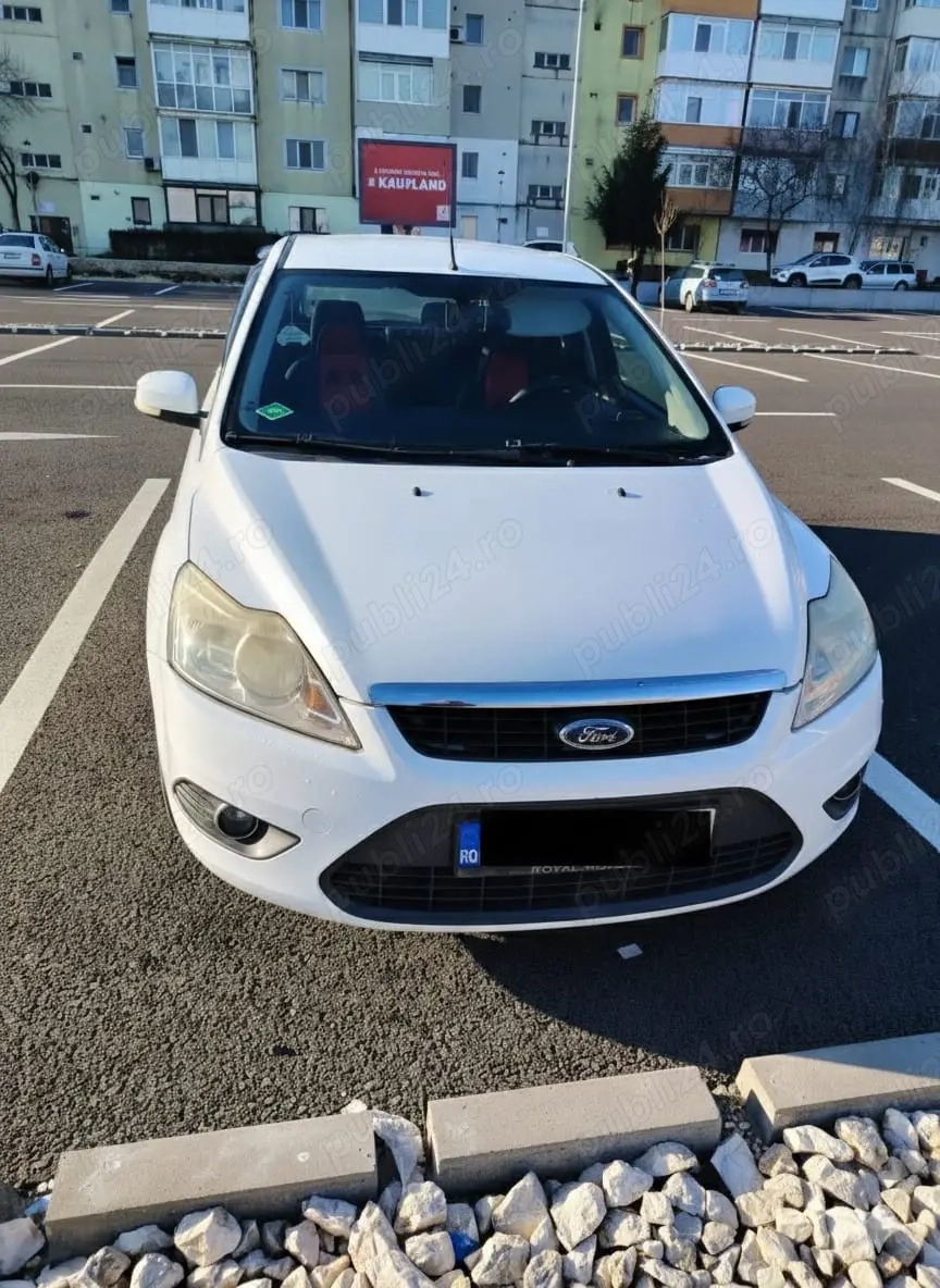 Vând Ford focus 2010 